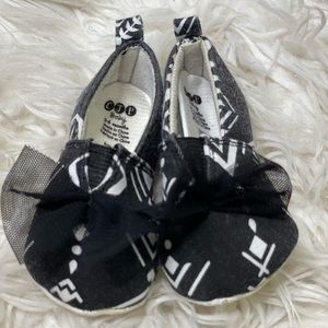 Black Tribal Print Sandals